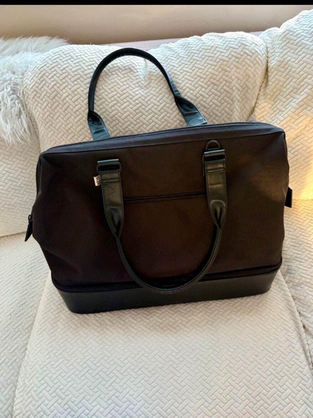 Beis weekender bag. full size. color black.